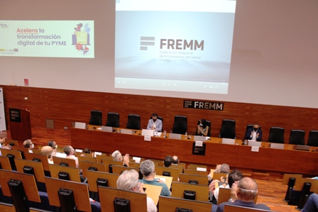 La Oficina Acelera pyme dirigida por FREMM ofrece un plan personalizado a empresas y autónomos para dar el salto digital